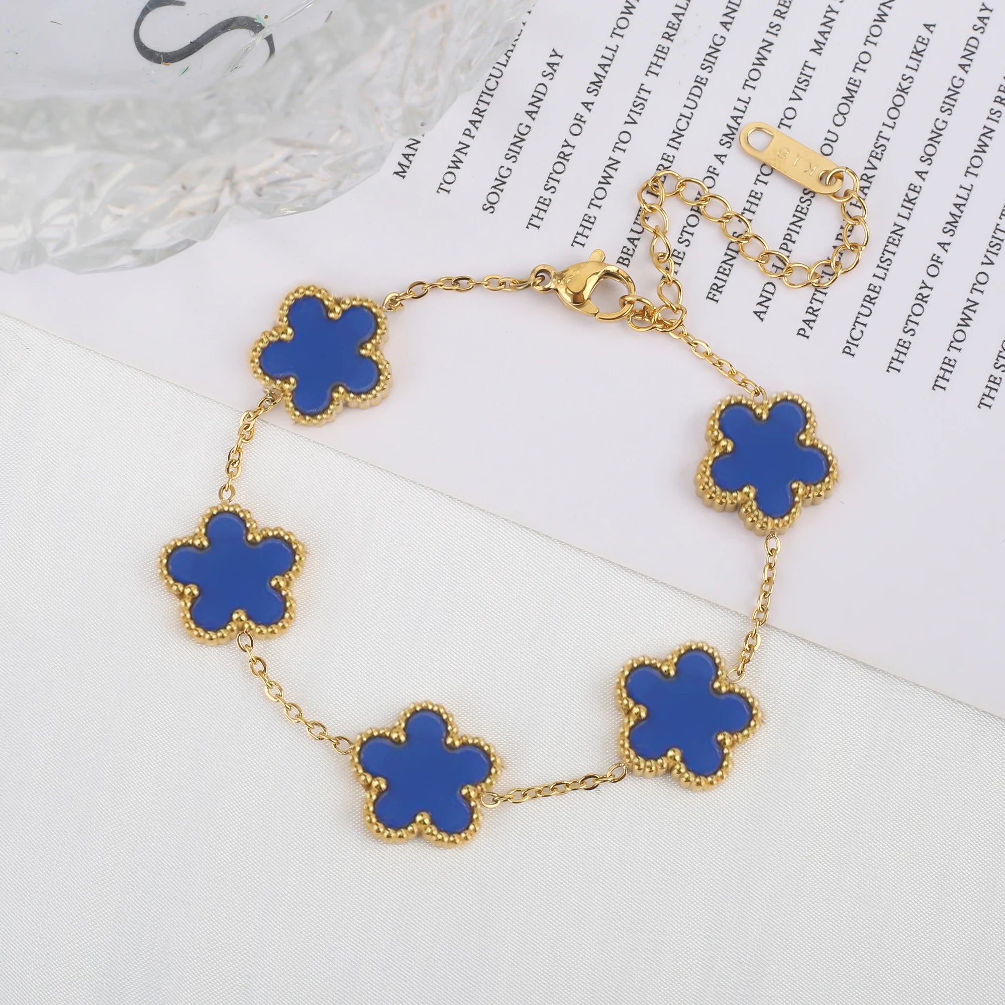 Pulseira Floralis de Cinco Pétalas em Madrepérola