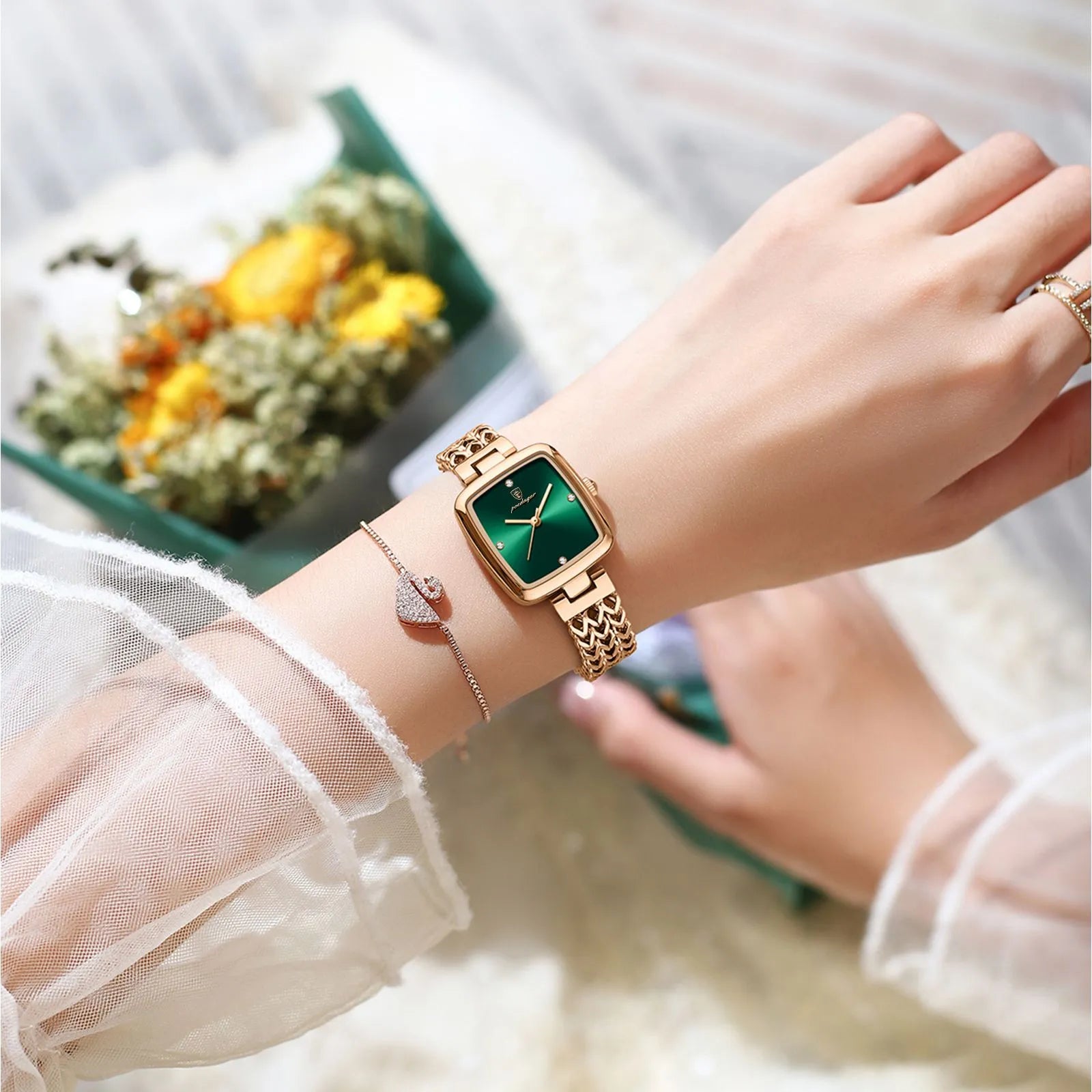 Relógio feminino Bellevoix Royale de quartzo com pulseira em aço