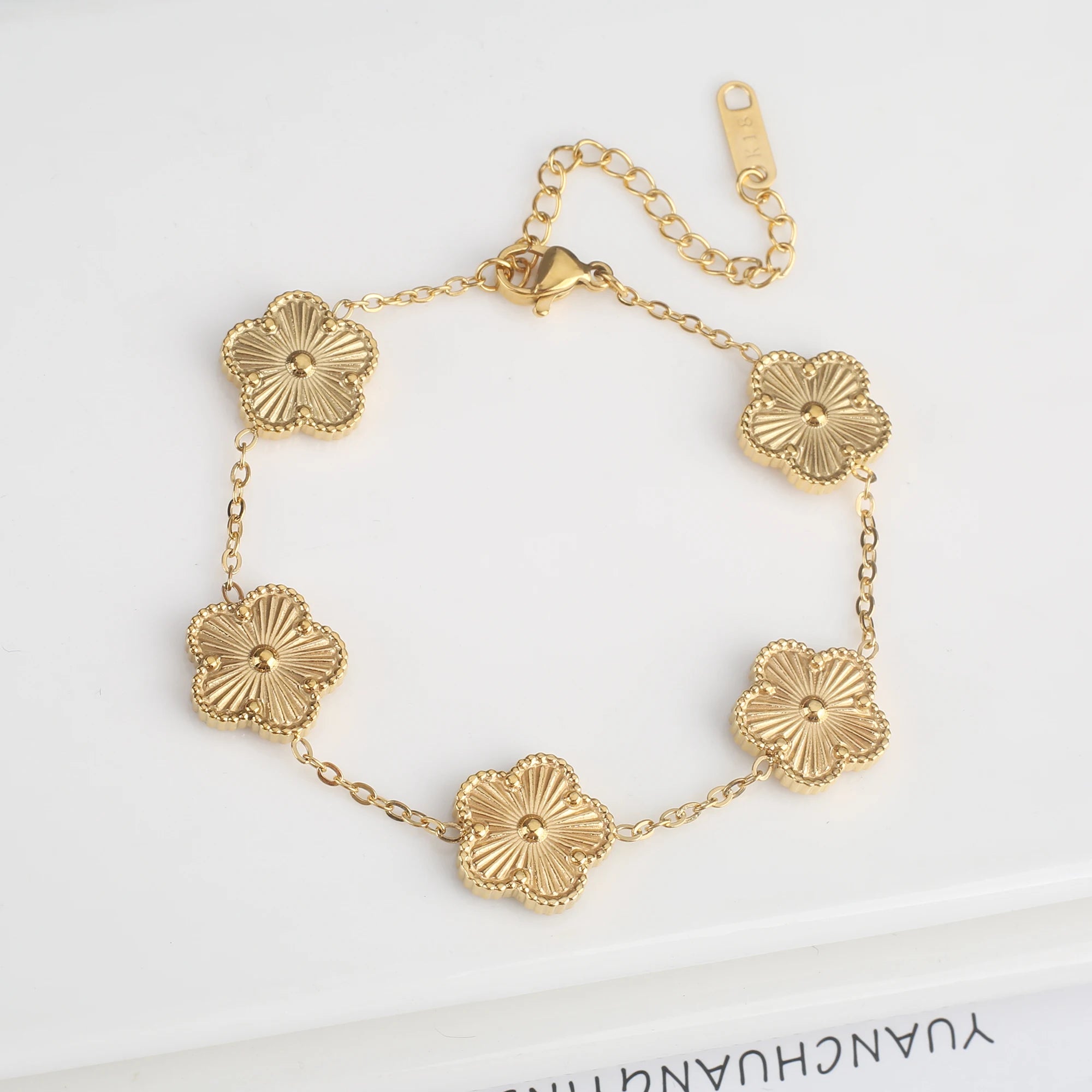 Pulseira Floralis de Cinco Pétalas em Madrepérola