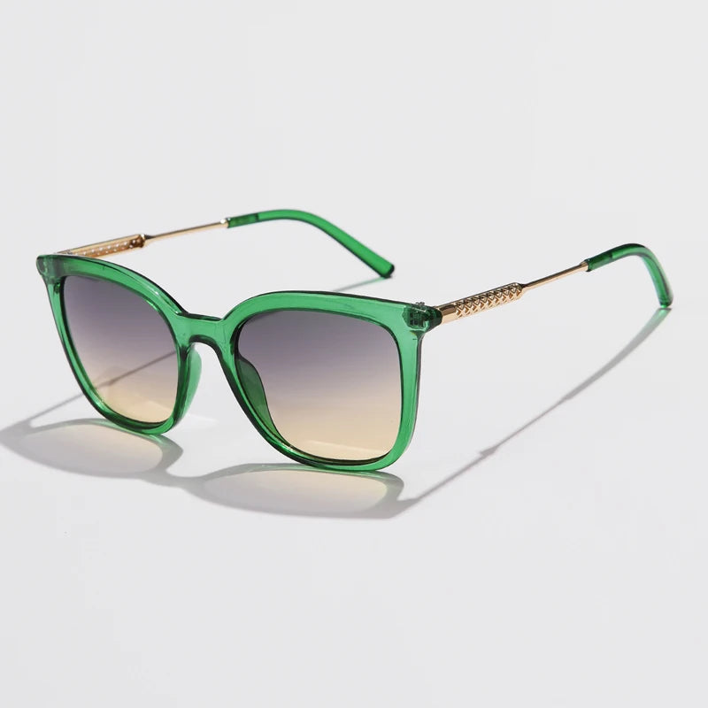 Óculos de Sol Feminino Vintage Quadrado Clássico com Lentes Degradê